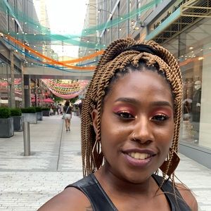 Meet your Posher, Brittney